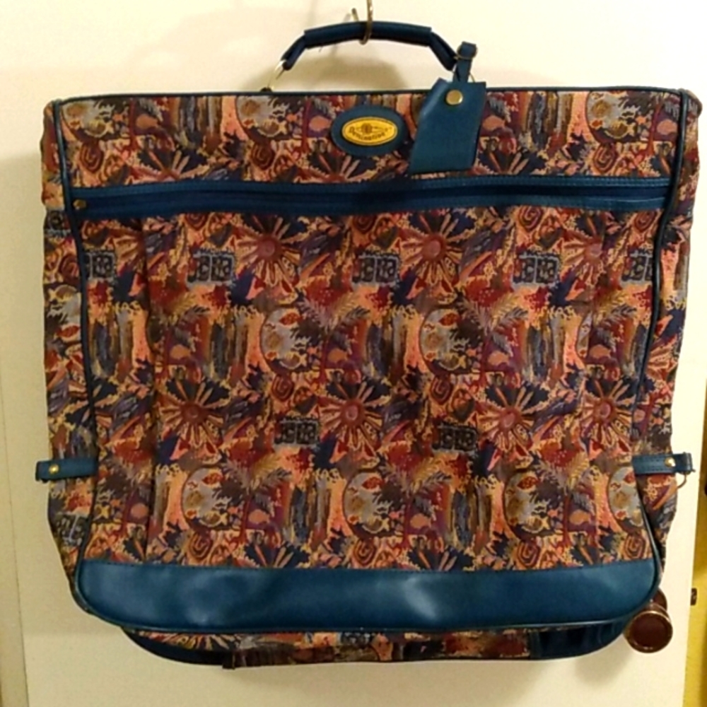 Vintage destinations garment bag